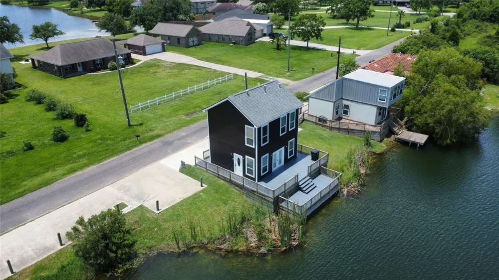 2730 Avenue D San Leon, TX 77539