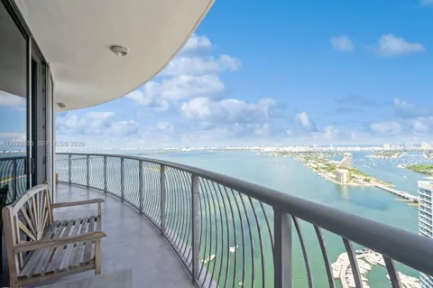 1750 Bayshore Dr #4702