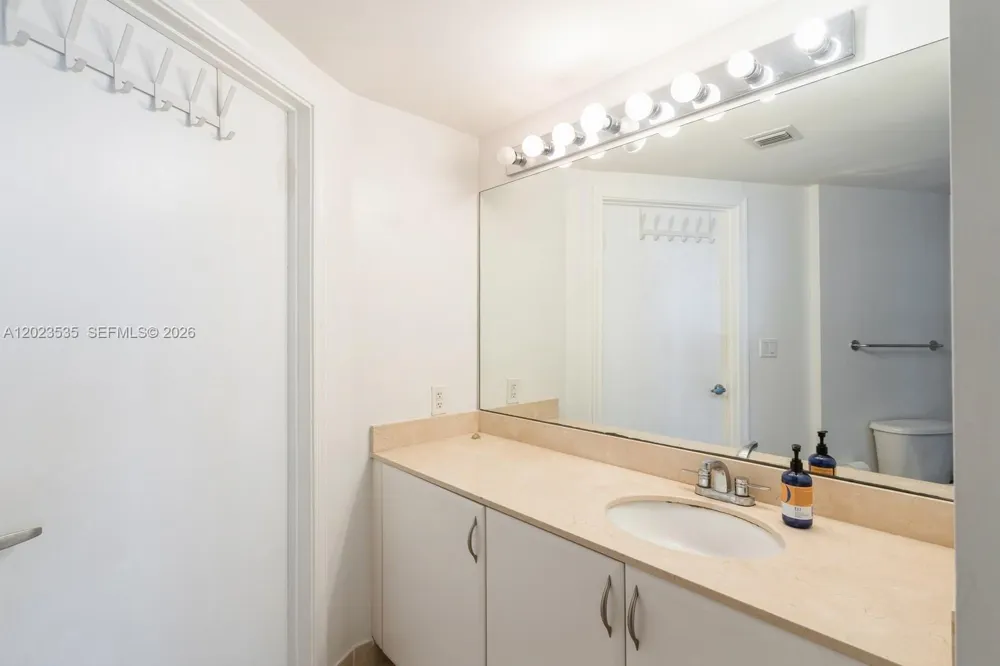 1750 Bayshore Dr #4702 Miami, FL 33132