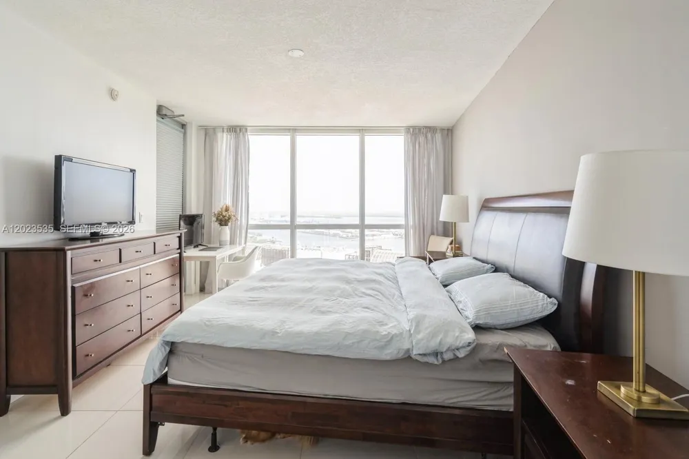 1750 Bayshore Dr #4702 Miami, FL 33132