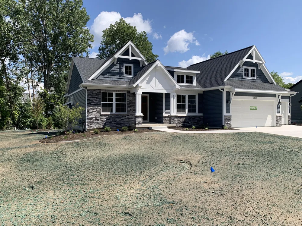 7060 Pinehurst Drive NE Rockford, MI 49341
