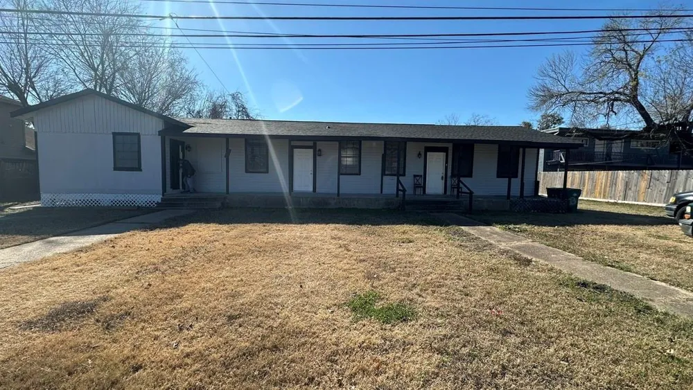 904 Herbert #D Pasadena, TX 77506