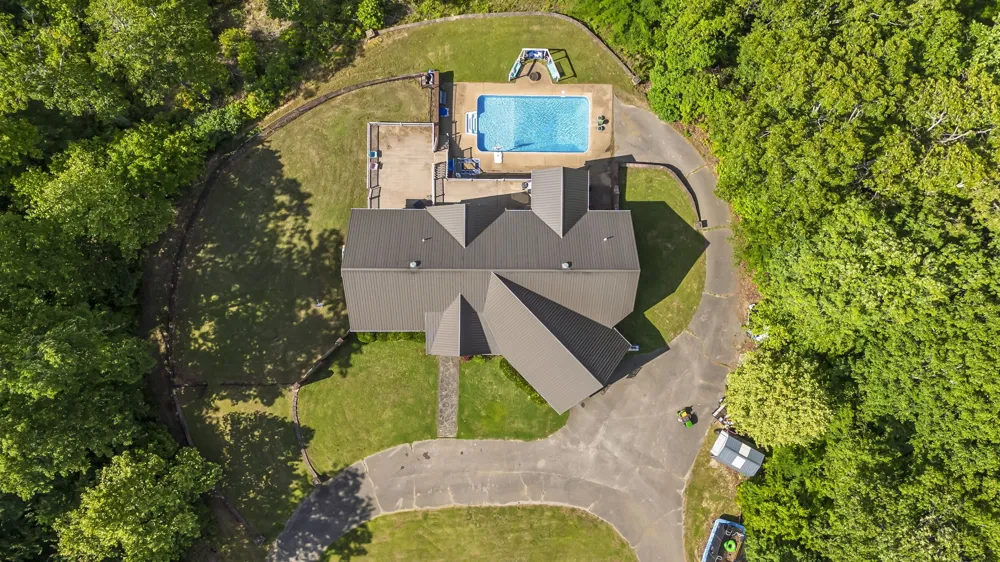 2266 S Main Street Lobelville, TN 37097
