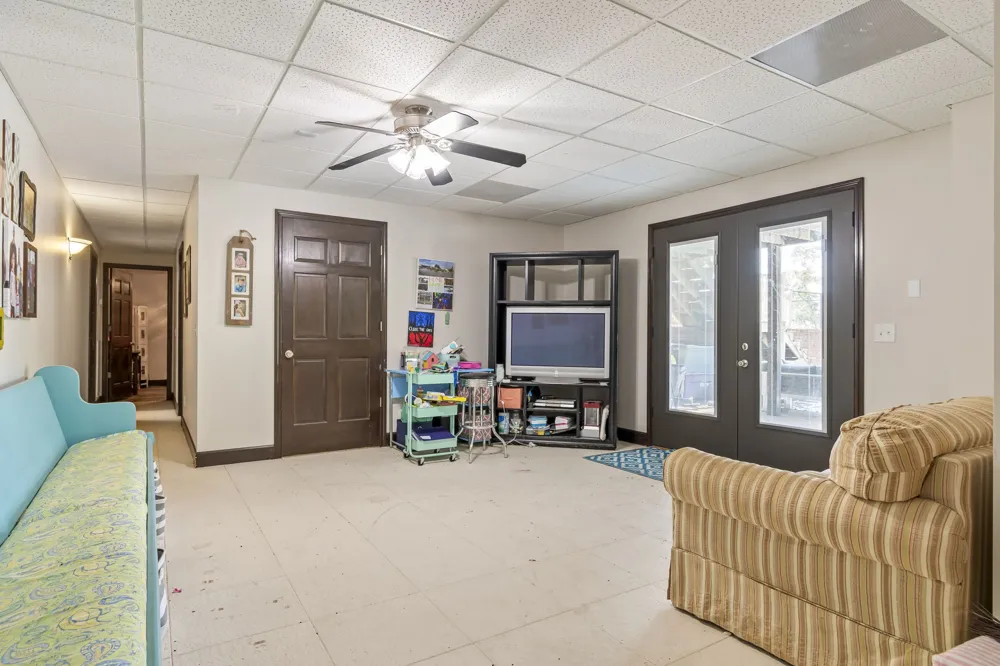 2266 S Main Street Lobelville, TN 37097