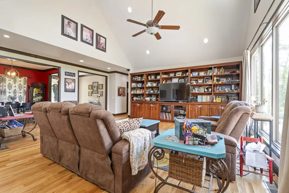 2266 S Main Street Lobelville, TN 37097
