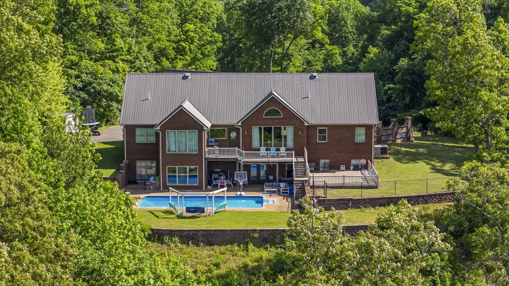 2266 S Main Street Lobelville, TN 37097