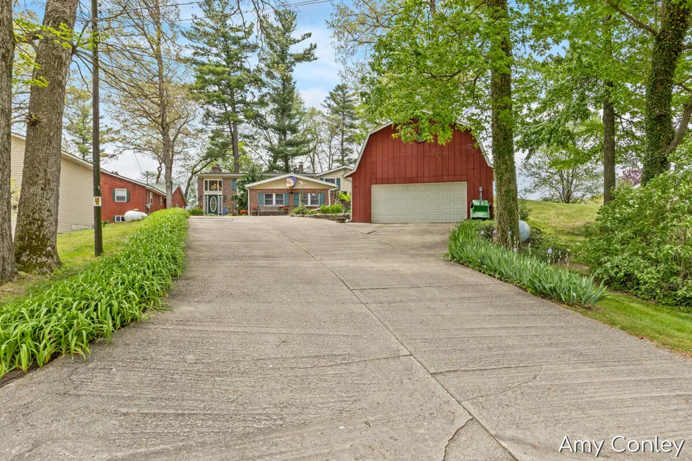 875 Bruce Drive Middleville, MI 49333