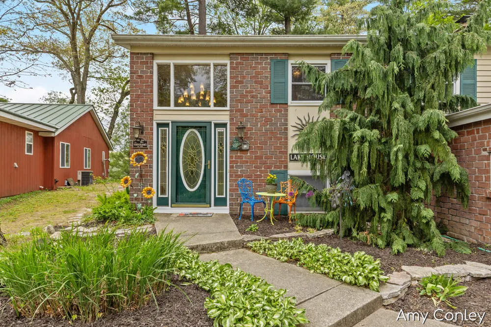 875 Bruce Drive Middleville, MI 49333