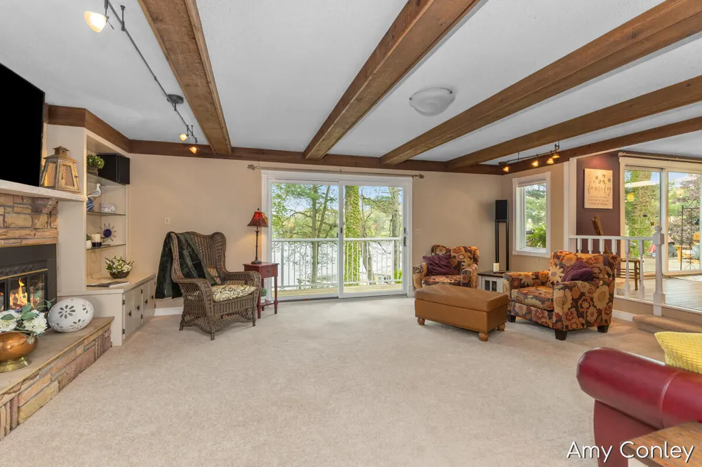 875 Bruce Drive Middleville, MI 49333