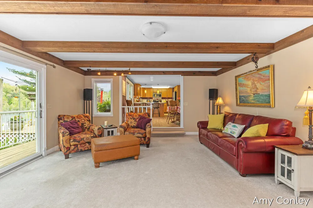 875 Bruce Drive Middleville, MI 49333