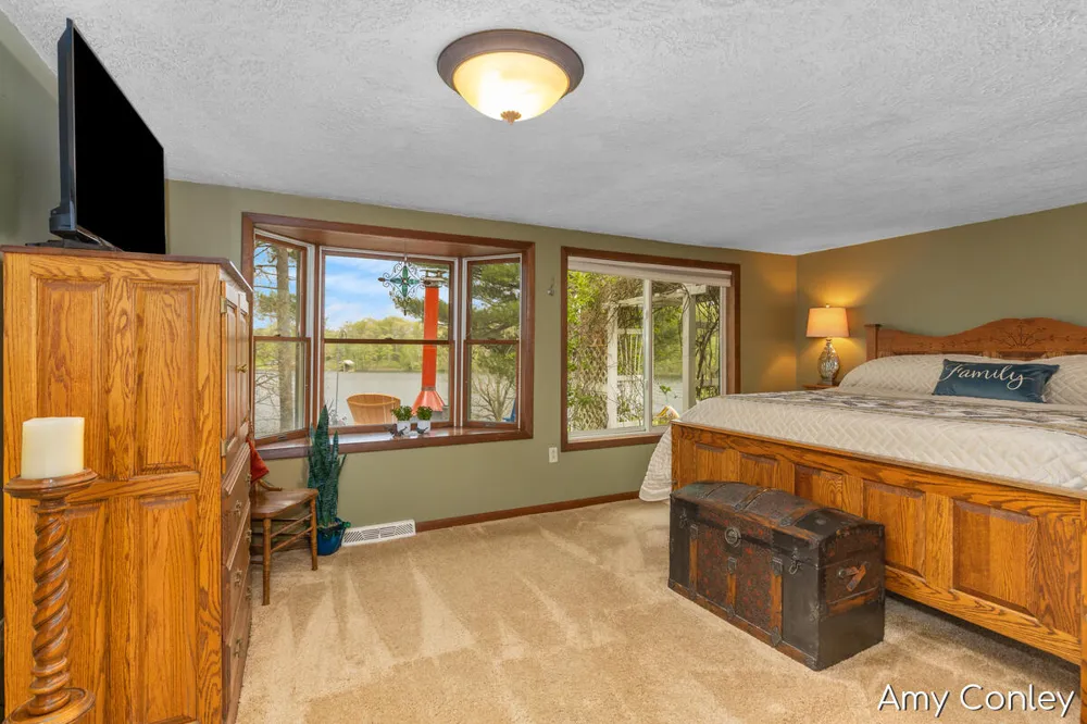 875 Bruce Drive Middleville, MI 49333