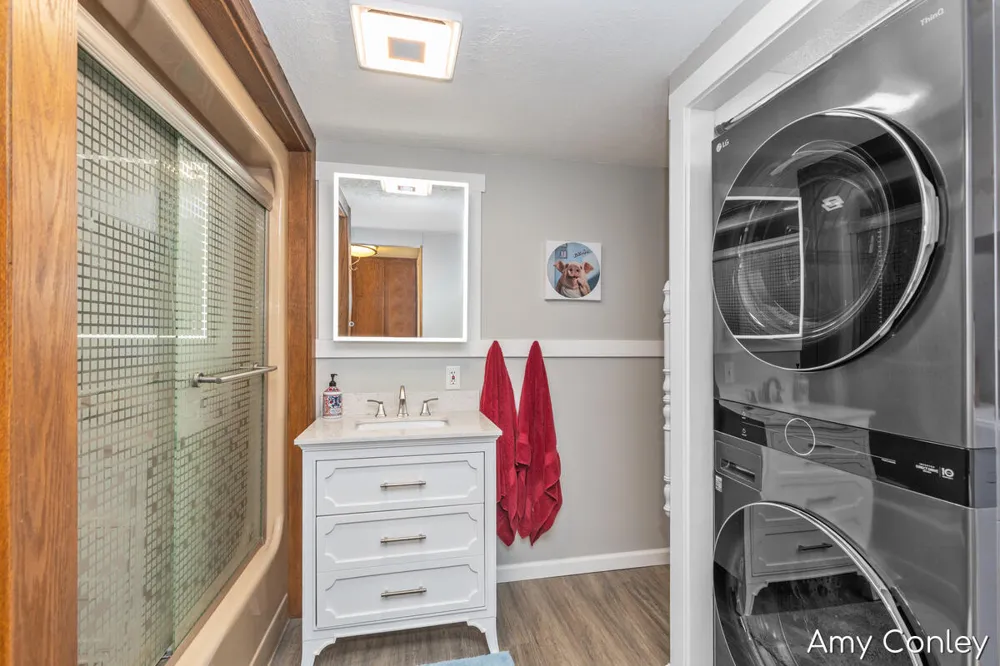 875 Bruce Drive Middleville, MI 49333