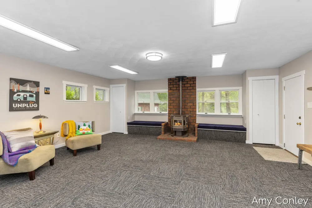 875 Bruce Drive Middleville, MI 49333