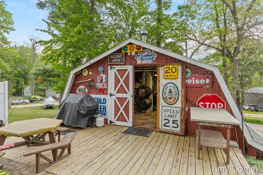 875 Bruce Drive Middleville, MI 49333