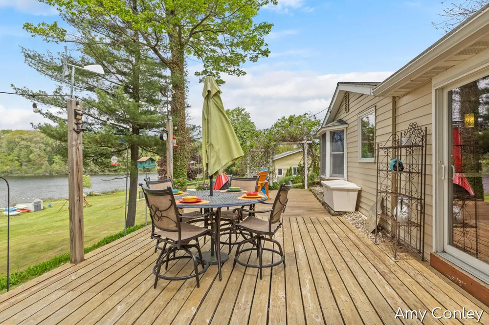 875 Bruce Drive Middleville, MI 49333