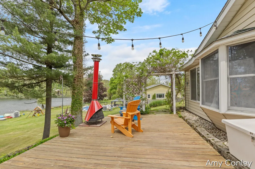 875 Bruce Drive Middleville, MI 49333