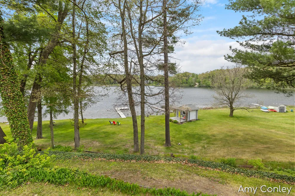 875 Bruce Drive Middleville, MI 49333