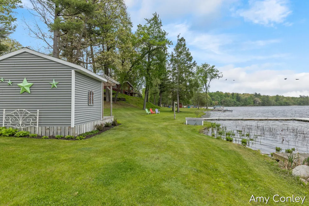875 Bruce Drive Middleville, MI 49333
