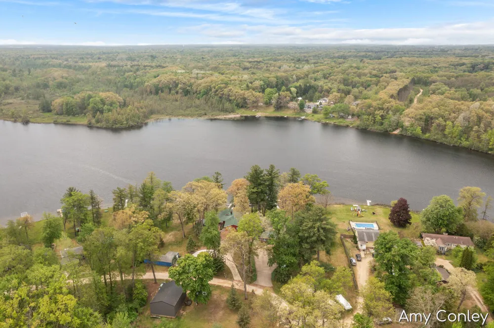 875 Bruce Drive Middleville, MI 49333