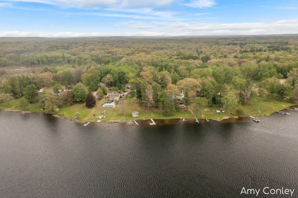 875 Bruce Drive Middleville, MI 49333
