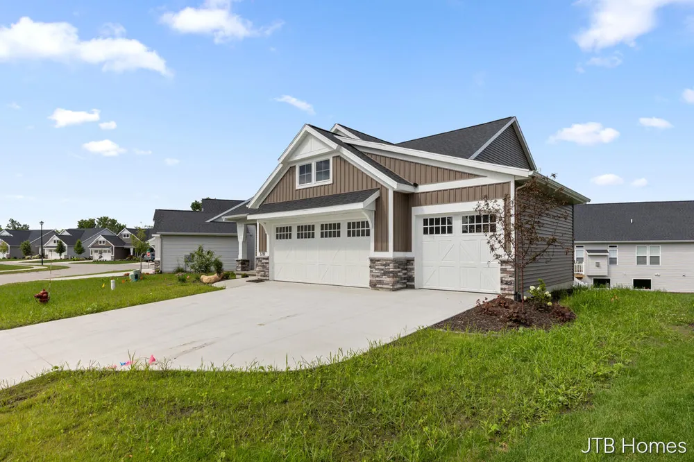 3781 Windsor Ridge Drive NE #49 Rockford, MI 49341