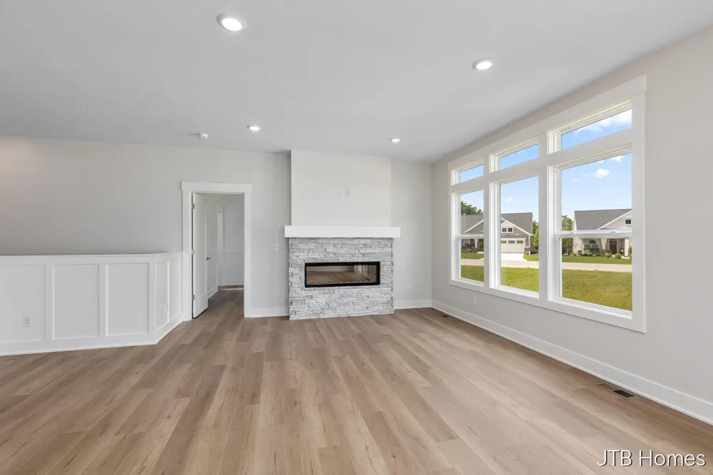 3781 Windsor Ridge Drive NE #49 Rockford, MI 49341
