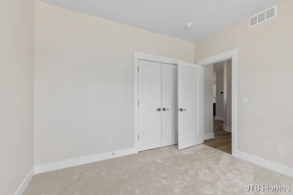 3781 Windsor Ridge Drive NE #49 Rockford, MI 49341