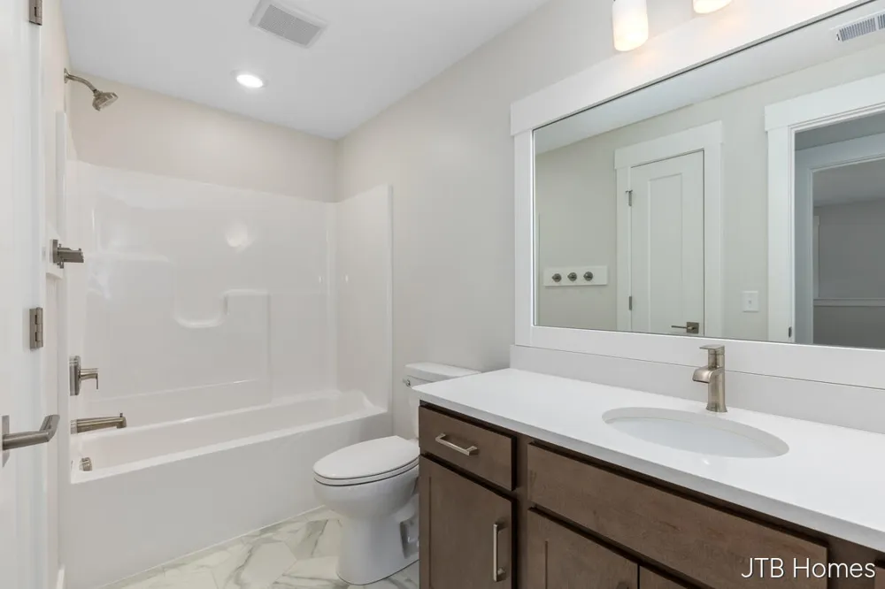 3781 Windsor Ridge Drive NE #49 Rockford, MI 49341