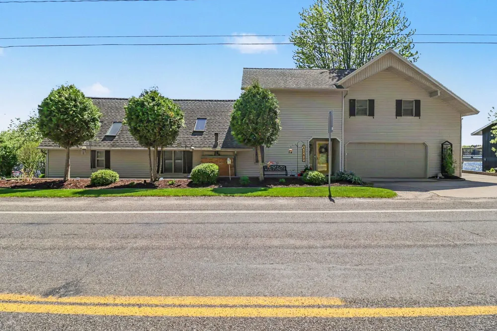 5267 W Monroe Road Pentwater, MI 49449