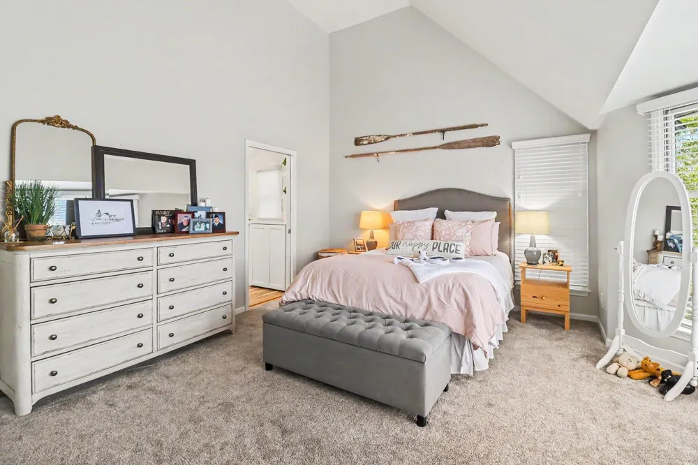5267 W Monroe Road Pentwater, MI 49449
