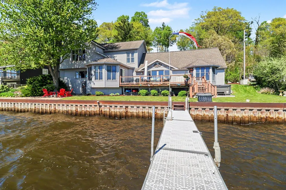 5267 W Monroe Road Pentwater, MI 49449