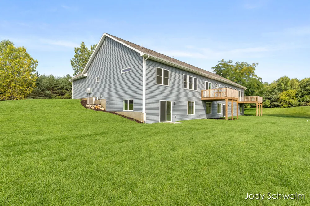 748 Noble Drive Belding, MI 48809