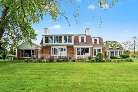 140 Meadowwood Court