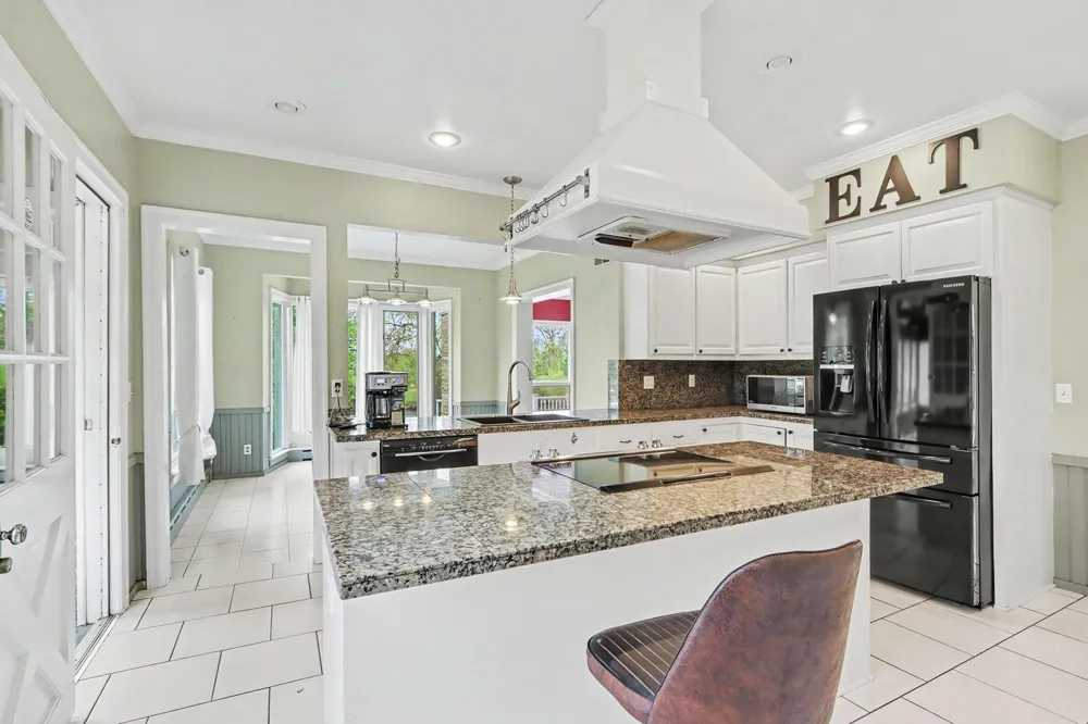 140 Meadowwood Court Decatur, MI 49045
