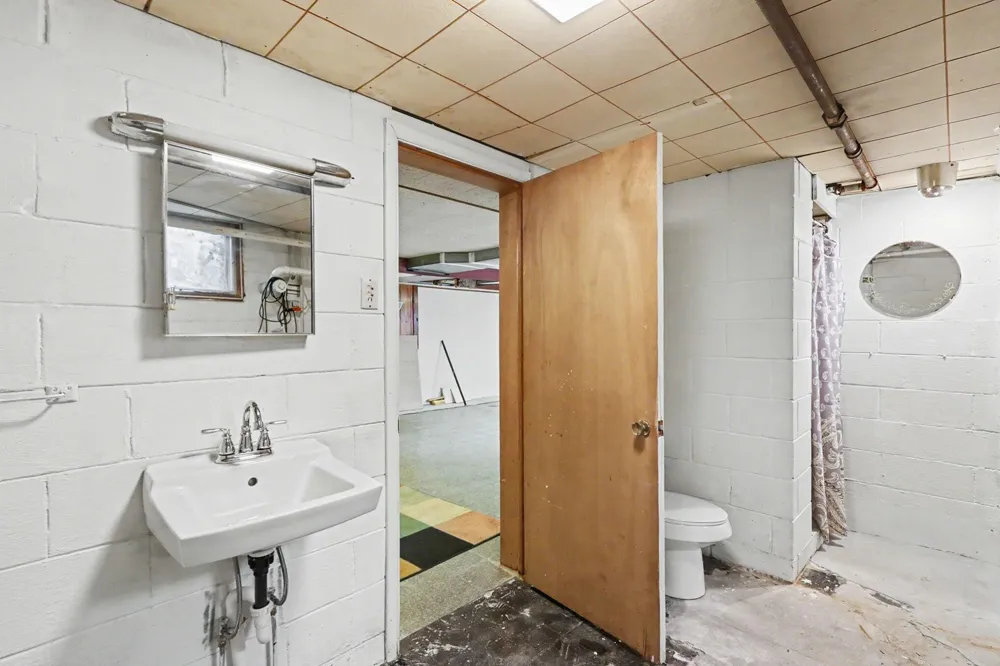 140 Meadowwood Court Decatur, MI 49045
