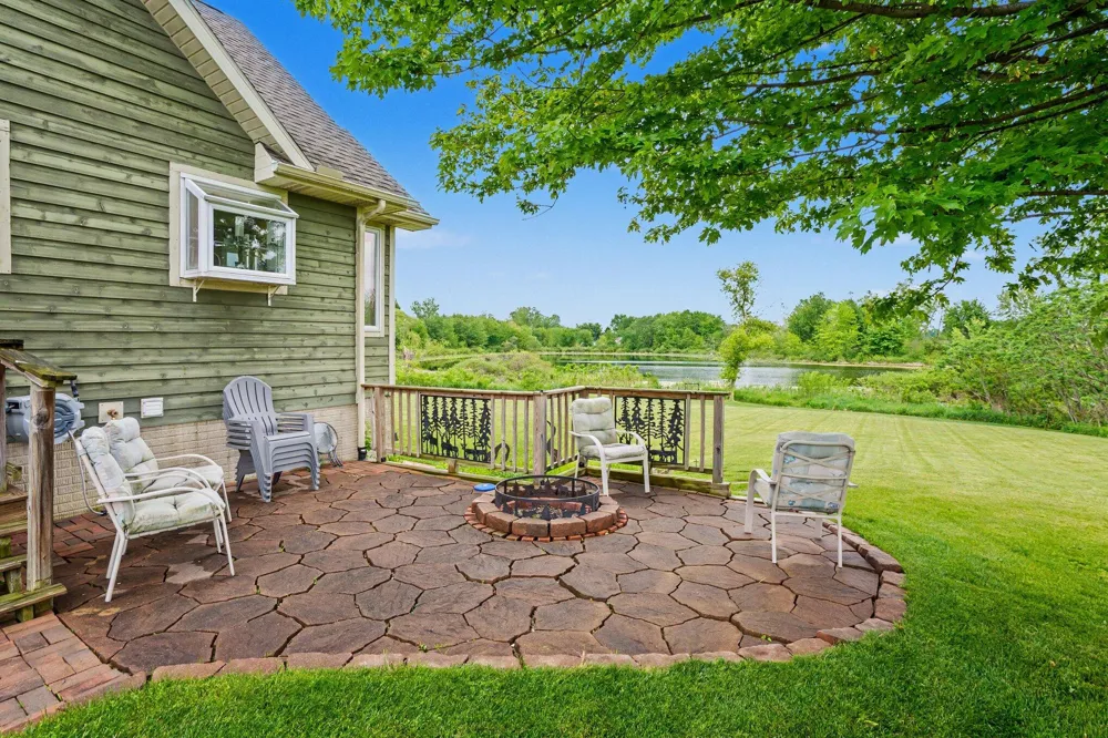 1908 Kaiser Road Galien, MI 49113