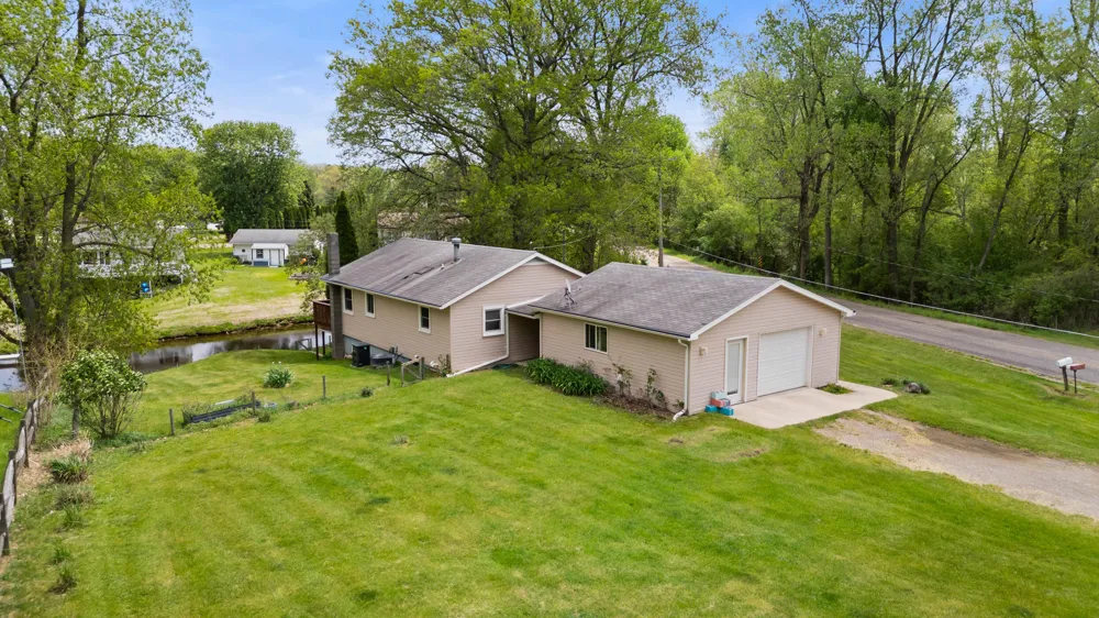4330 Dawn Drive Hillsdale, MI 49242