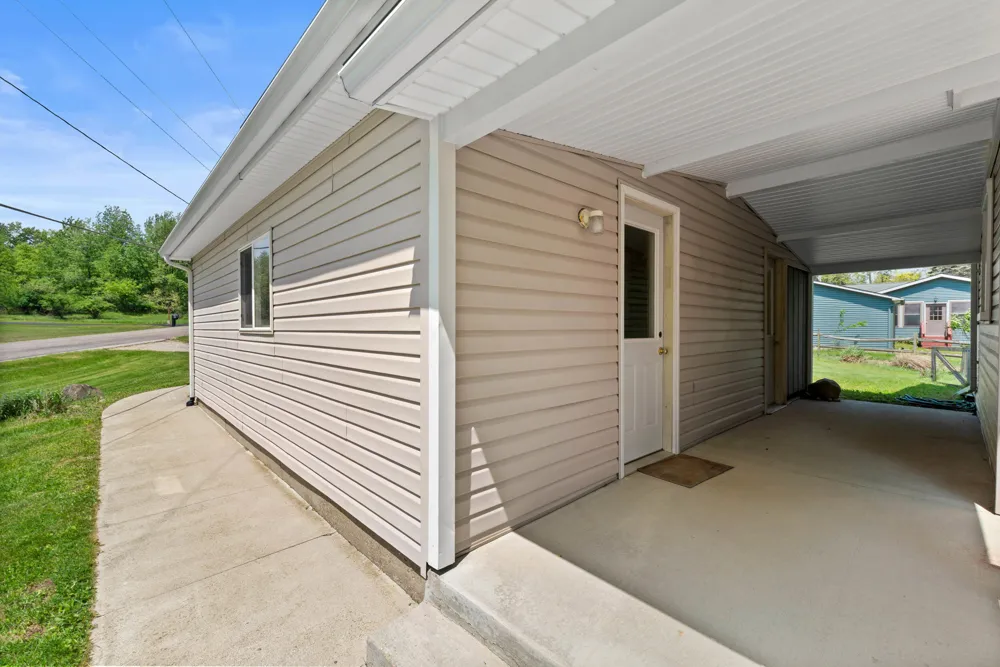 4330 Dawn Drive Hillsdale, MI 49242