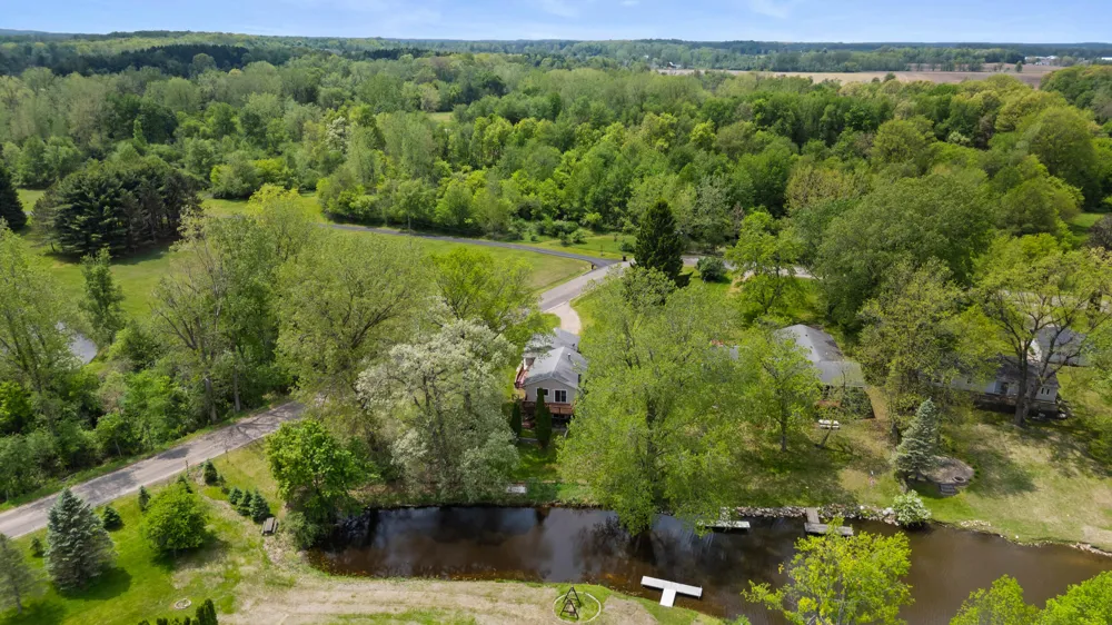 4330 Dawn Drive Hillsdale, MI 49242