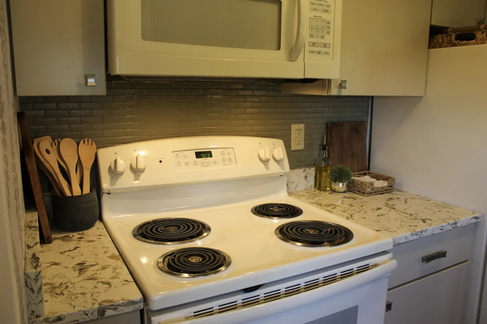 22555 Diamond Cove Street Cassopolis, MI 49031