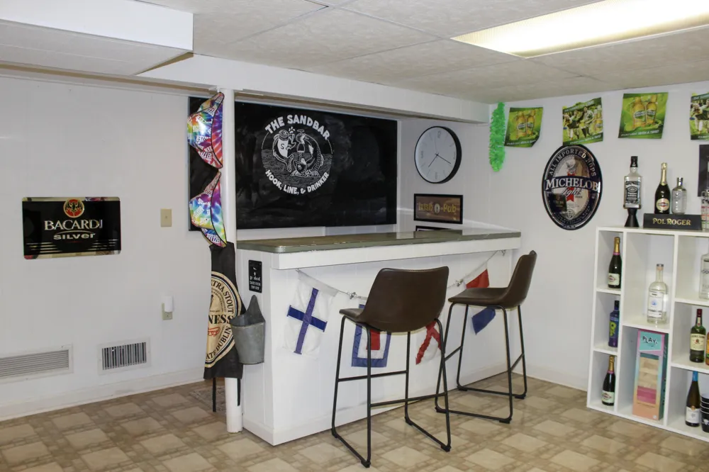 22555 Diamond Cove Street Cassopolis, MI 49031