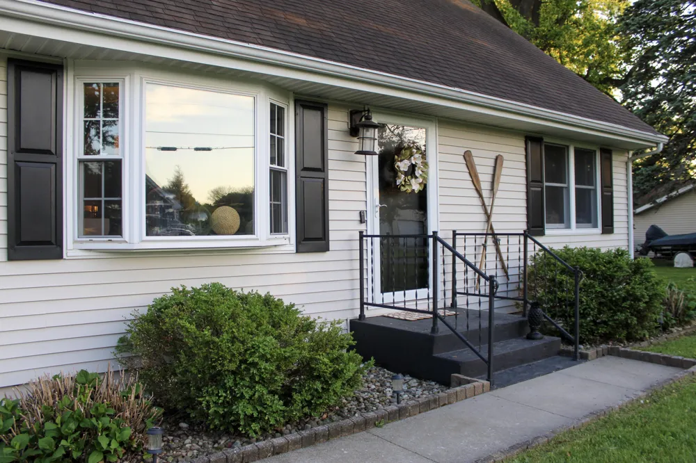 22555 Diamond Cove Street Cassopolis, MI 49031