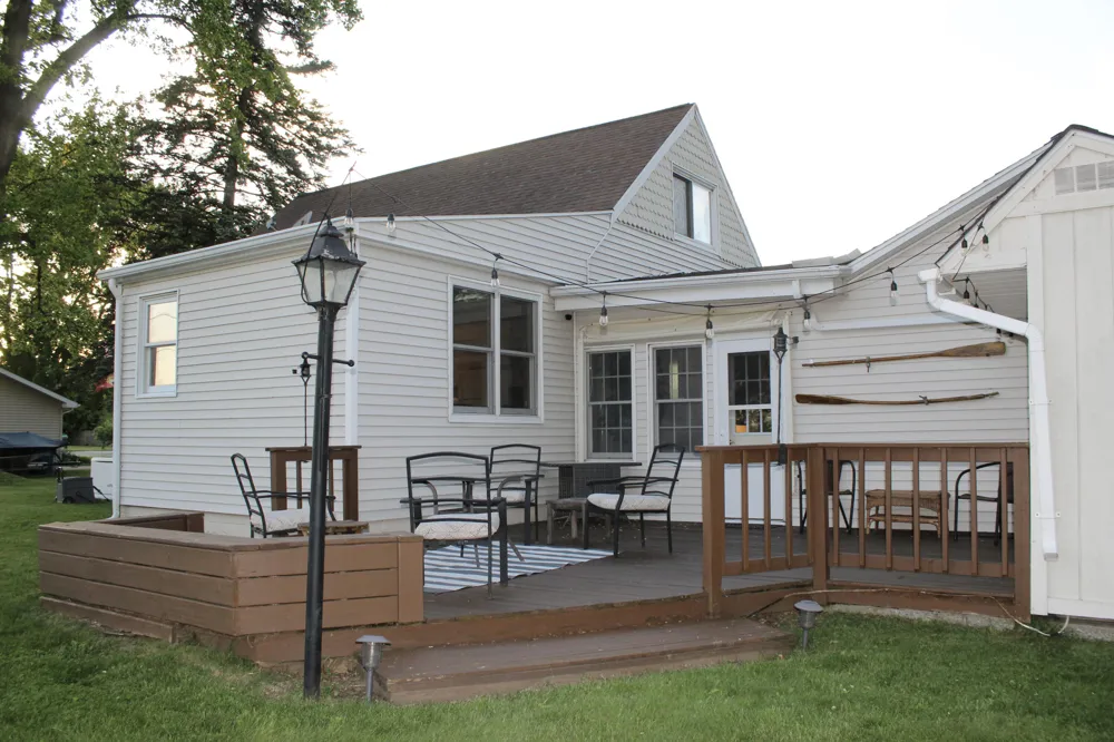 22555 Diamond Cove Street Cassopolis, MI 49031