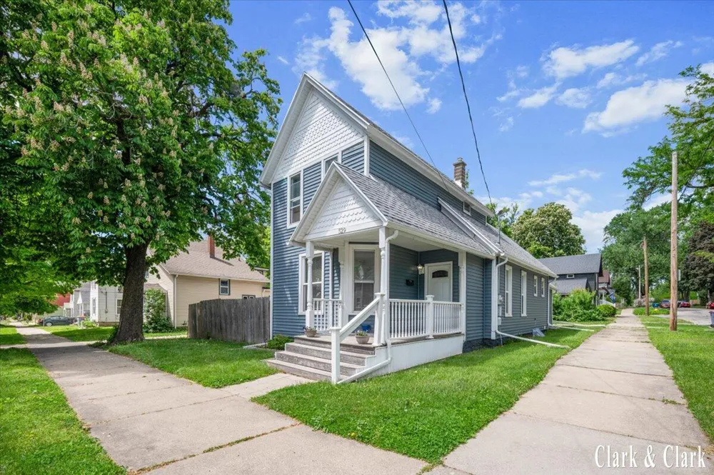 529 Carrier Street NE