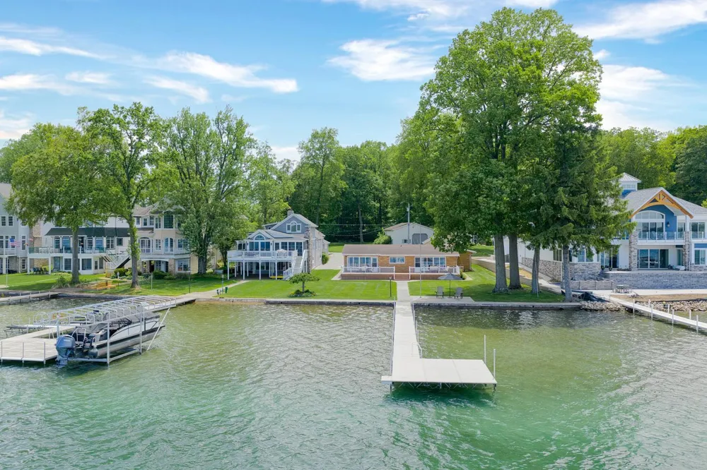 20518 Diamond Shores Drive Cassopolis, MI 49031