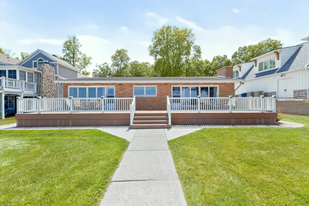 20518 Diamond Shores Drive Cassopolis, MI 49031