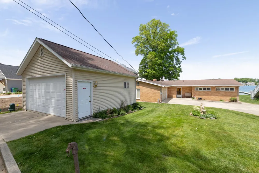 20518 Diamond Shores Drive Cassopolis, MI 49031