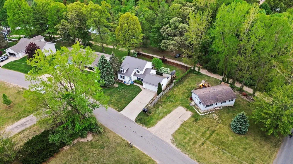12177 Reyburn Drive NE Sparta, MI 49345