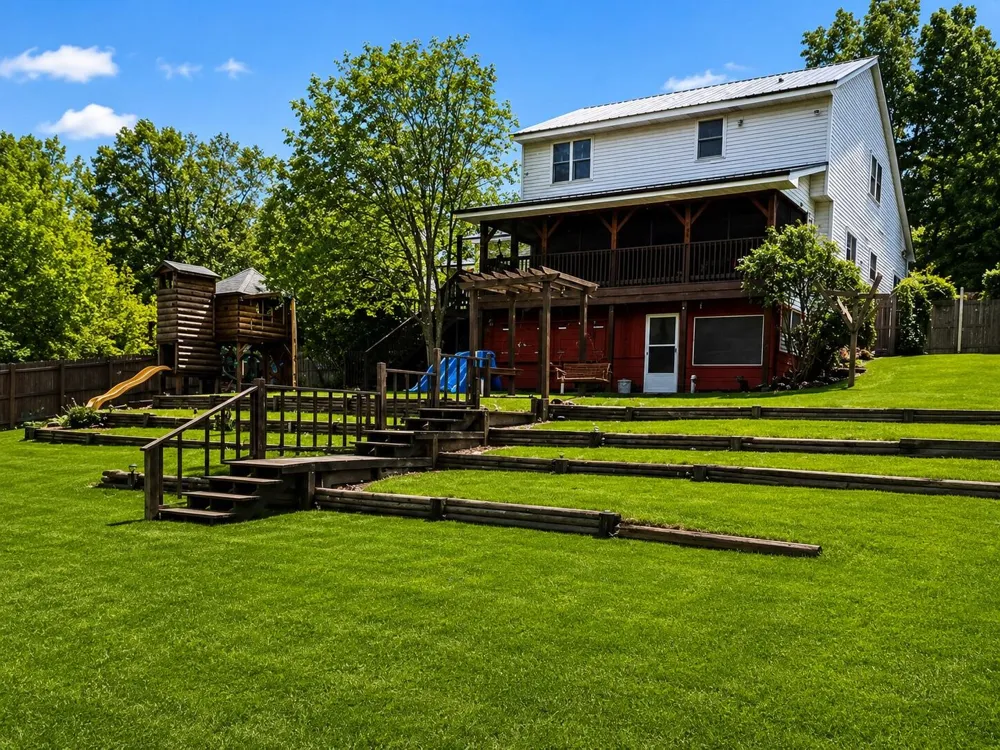 12177 Reyburn Drive NE Sparta, MI 49345