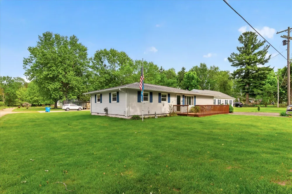 9489 Hyde Road Clarklake, MI 49234